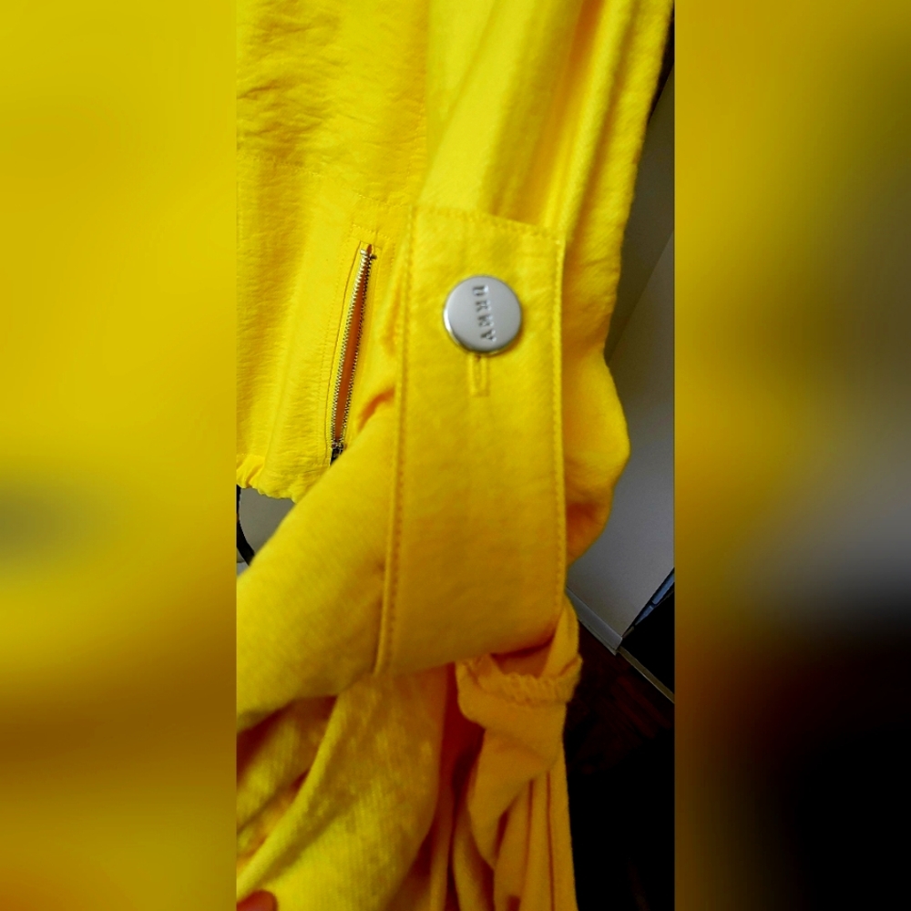 Dkny Cropped Lightweight Jacket Size L - image 4